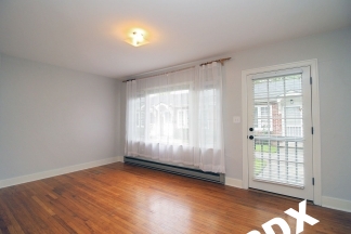 Charming Vintage Irvington Apartment in Brick Courtyard Complex
