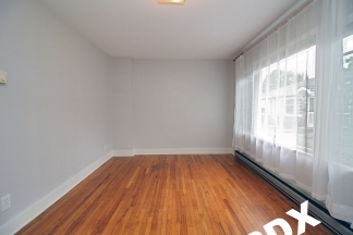 Charming Vintage Irvington Apartment in Brick Courtyard Complex