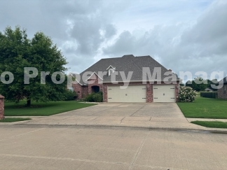Spacious 4-Bedroom, 3-Bathroom Home with Tranquil Yard