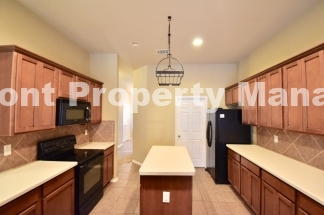 Beautiful 3 bedroom in NE San Antonio!