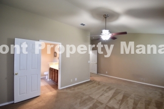 Beautiful 3 bedroom in NE San Antonio!