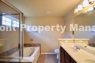 Beautiful 3 bedroom in NE San Antonio!