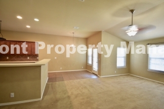 Beautiful 3 bedroom in NE San Antonio!