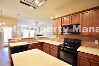 Beautiful 3 bedroom in NE San Antonio!