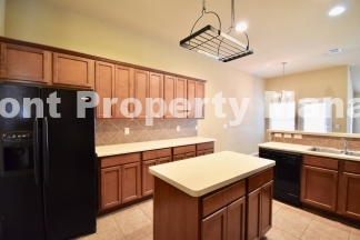 Beautiful 3 bedroom in NE San Antonio!