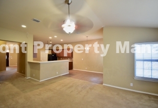 Beautiful 3 bedroom in NE San Antonio!