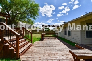 Beautiful 3 bedroom in NE San Antonio!