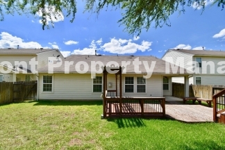 Beautiful 3 bedroom in NE San Antonio!