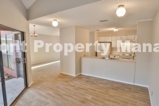 Spacious 2 bed/1.5 bath Duplex in NE San Antonio!