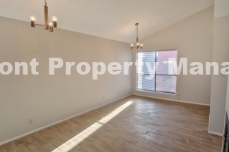 Spacious 2 bed/1.5 bath Duplex in NE San Antonio!