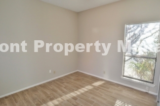 Spacious 2 bed/1.5 bath Duplex in NE San Antonio!