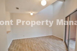 Spacious 2 bed/1.5 bath Duplex in NE San Antonio!