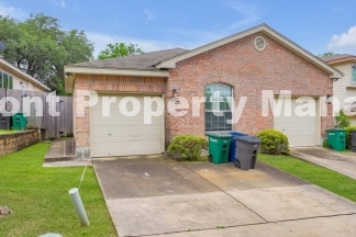 Spacious 2 bedroom Duplex near the Medical Center!