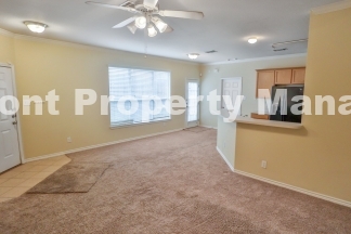 Spacious 2 bedroom Duplex near the Medical Center!