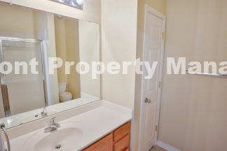 Spacious 2 bedroom Duplex near the Medical Center!