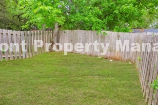Spacious 2 bedroom Duplex near the Medical Center!