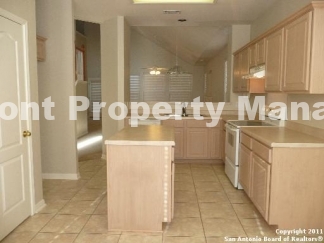 Nice 3 bedroms 2 and half baths