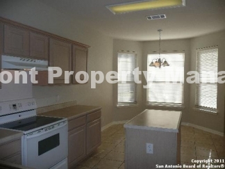 Nice 3 bedroms 2 and half baths