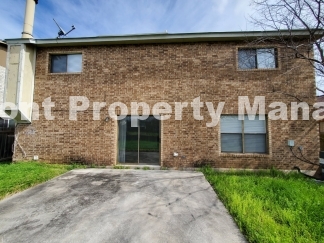 Beautiful 4 Bedroom 2.5 Bath Home in the Venture Community!