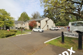 Freshly Updated Crestwood Neighborhood 2 Bedroom at The Crossroads