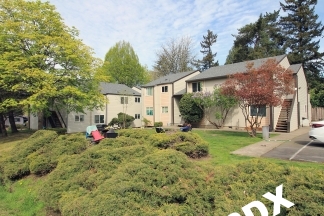 Freshly Updated Crestwood Neighborhood 2 Bedroom at The Crossroads