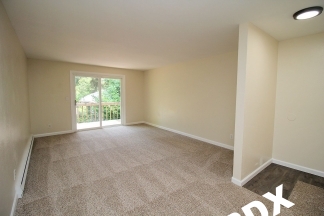 Freshly Updated Crestwood Neighborhood 2 Bedroom at The Crossroads