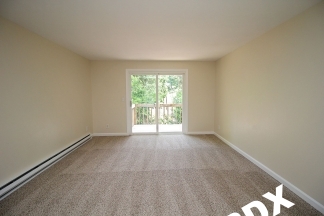Freshly Updated Crestwood Neighborhood 2 Bedroom at The Crossroads