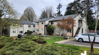 Freshly Updated Crestwood Neighborhood 2 Bedroom at The Crossroads