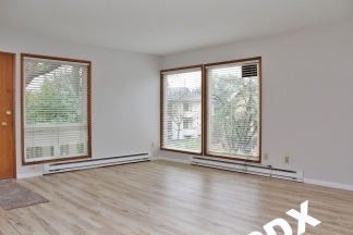 Lovely Irvington Mid-Century 2 Bedroom Courtyard Apartment w/Tons of Living Space