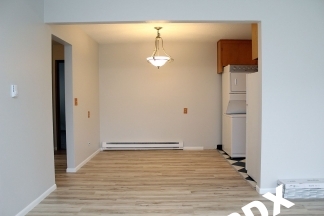 Lovely Irvington Mid-Century 2 Bedroom Courtyard Apartment w/Tons of Living Space