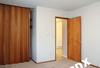 Lovely Irvington Mid-Century 2 Bedroom Courtyard Apartment w/Tons of Living Space