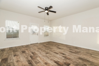 Spacious 5-Bed Sanctuary with 3.5 Baths in San Antonio