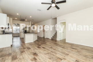 Spacious 5-Bed Sanctuary with 3.5 Baths in San Antonio