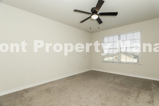 Spacious 5-Bed Sanctuary with 3.5 Baths in San Antonio