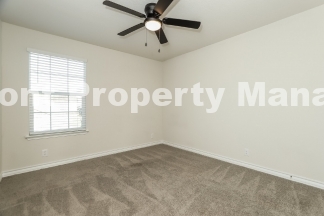Spacious 5-Bed Sanctuary with 3.5 Baths in San Antonio