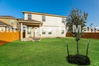 Spacious 5-Bed Sanctuary with 3.5 Baths in San Antonio