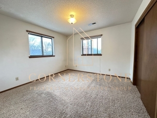 Well Kept 2 bedroom apartment $650