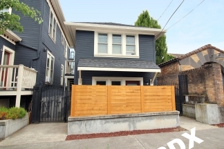 MOVE-IN SPECIAL- 1 Month Free!!-- Eden Everett's NW District Carriage House Studio Apartment