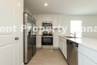 Charming 3-Bed Oasis at 3206 Gingham Point – Spacious 1260 Sq Ft with 2 Full Baths in Converse, TX!