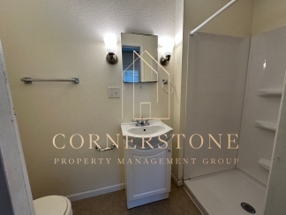 1 bedroom main floor apartment $600