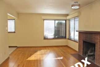 Lovely 1 Bedroom Apartment with Fireplace in Ideal NW PDX Location