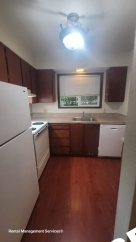 Ground Floor Spacious 2 Bedroom 1 Bath in Raleigh Hills Apartment Community