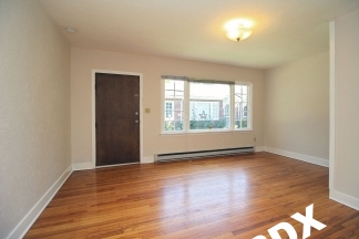 Charming Studio-style 1 Bed Bricker in Desirable Irvington Area