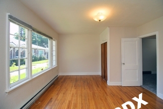 Charming Studio-style 1 Bed Bricker in Desirable Irvington Area