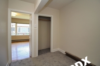 Charming Studio-style 1 Bed Bricker in Desirable Irvington Area