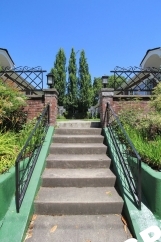 Charming Studio-style 1 Bed Bricker in Desirable Irvington Area