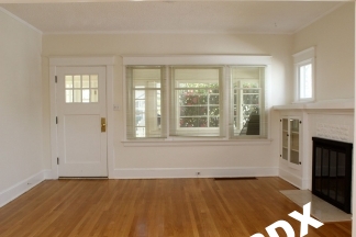 Adorable 3+ Bedroom Roseway/Rose City Park Bungalow!
