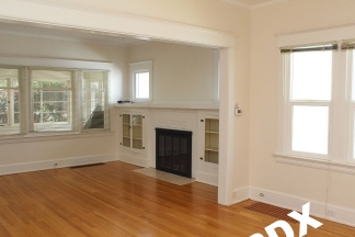 Adorable 3+ Bedroom Roseway/Rose City Park Bungalow!