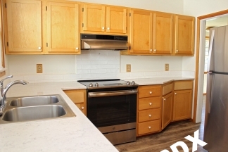 Adorable 3+ Bedroom Roseway/Rose City Park Bungalow!