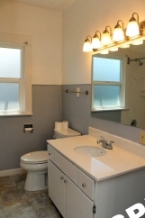 Adorable 3+ Bedroom Roseway/Rose City Park Bungalow!
